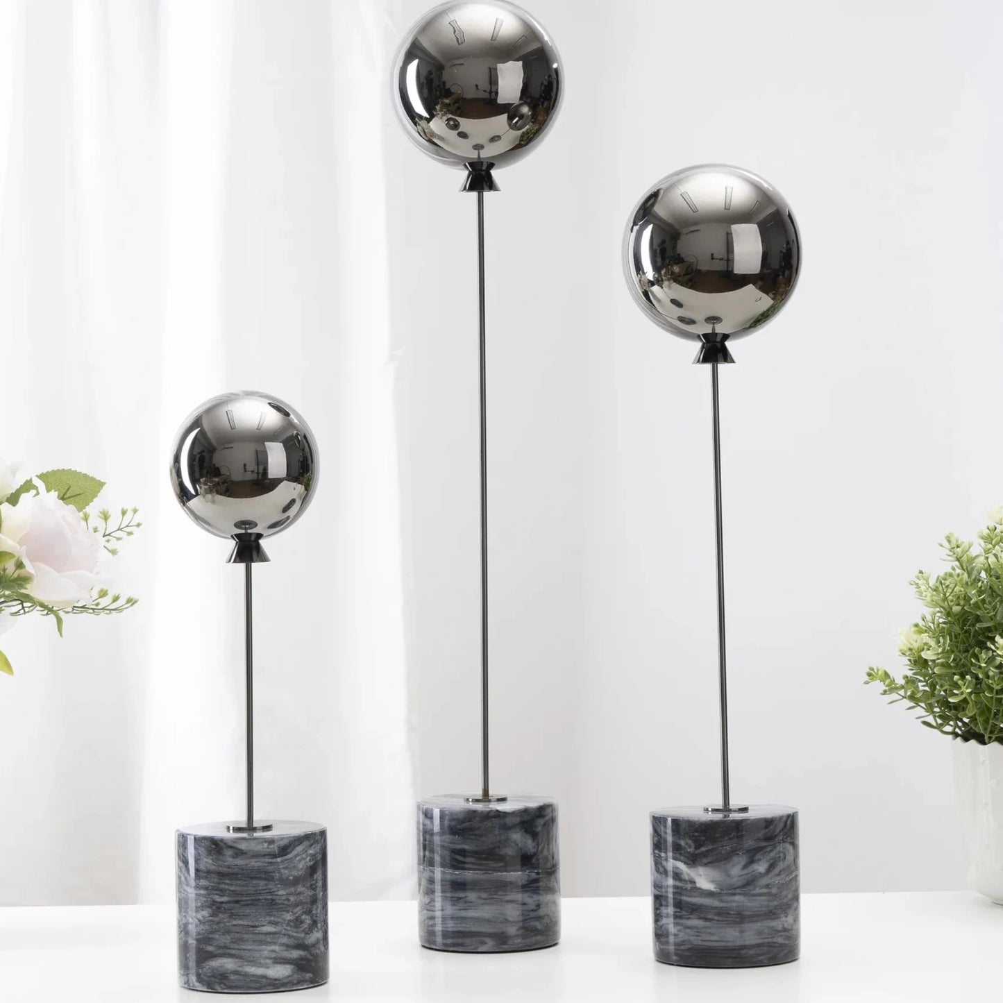 Balloni- Designer Dekoration mit Marmorsockel