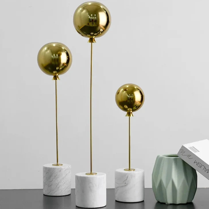 Balloni- Designer Dekoration mit Marmorsockel